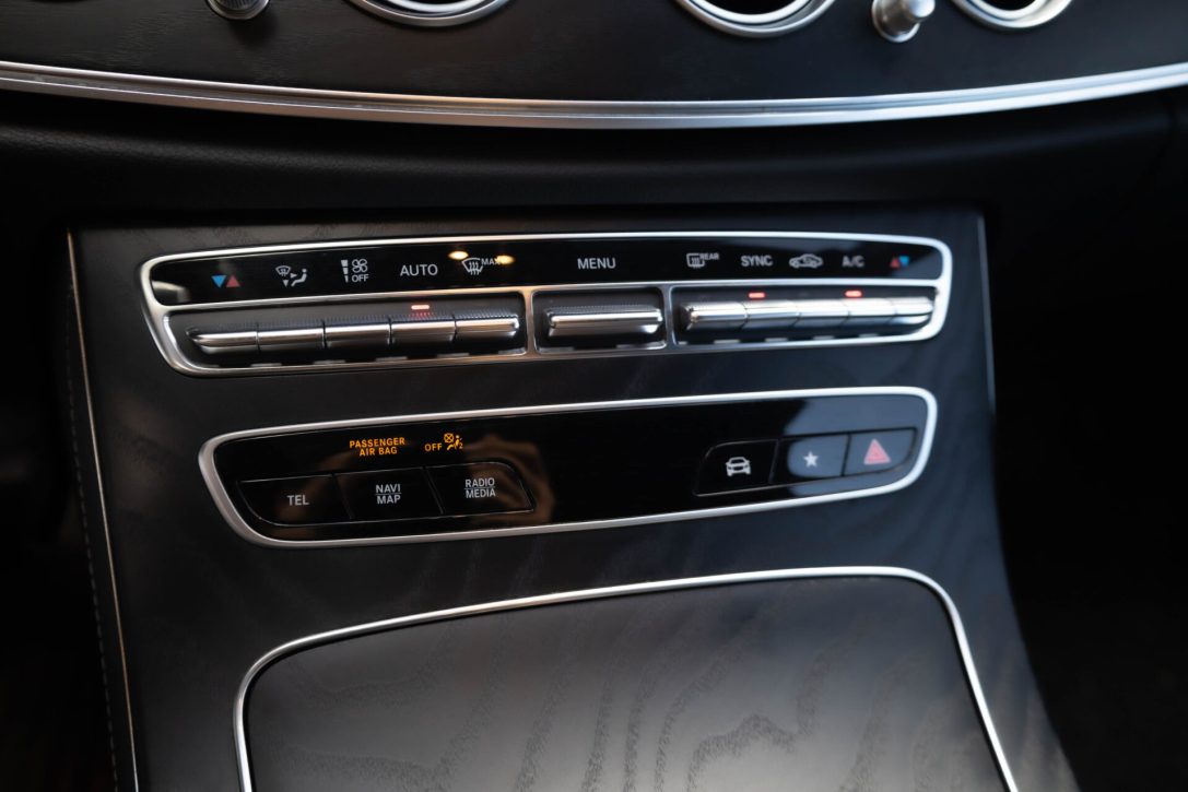 MERCEDES BENZ E220 D