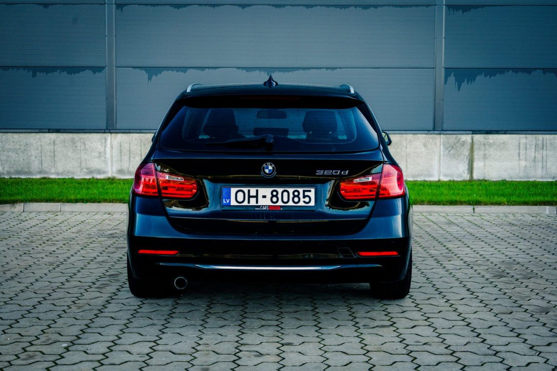 BMW 320