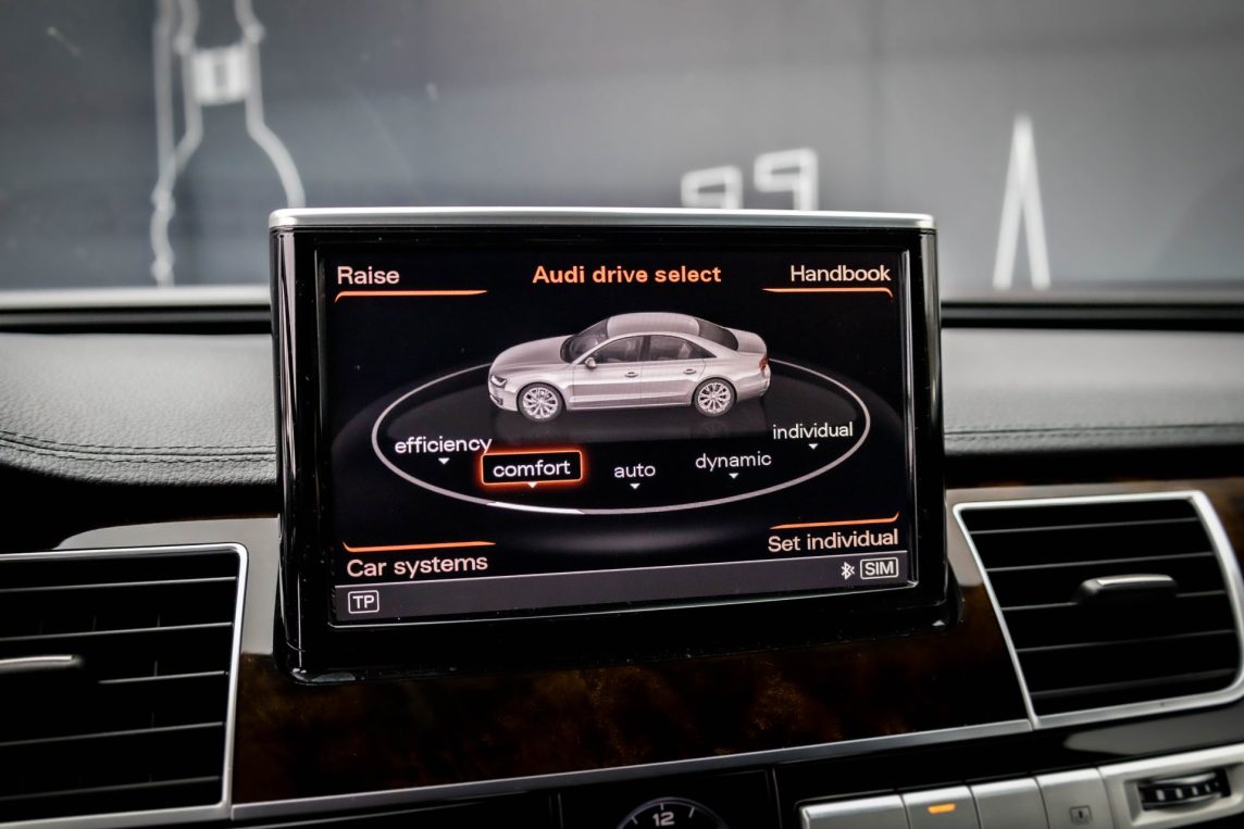 AUDI A8