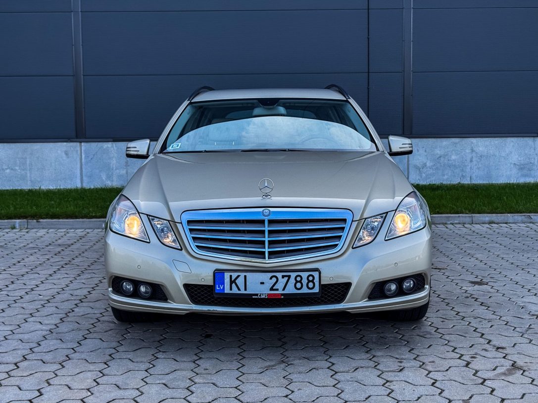 MERCEDES BENZ E220