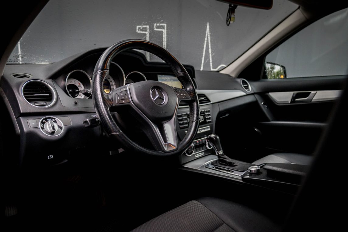 MERCEDES BENZ C 300