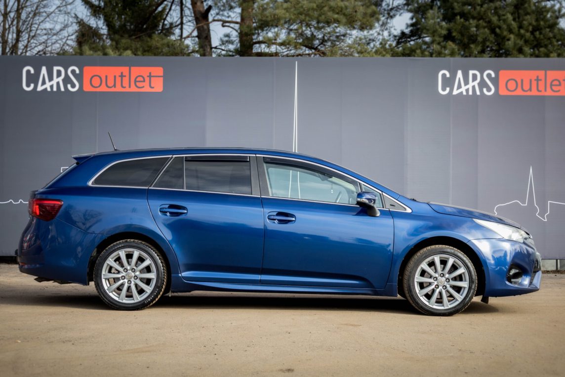 TOYOTA AVENSIS