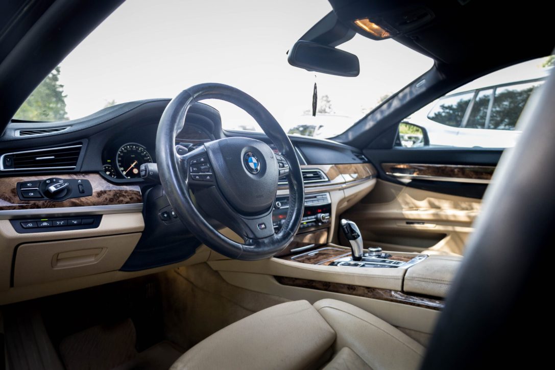 BMW 730