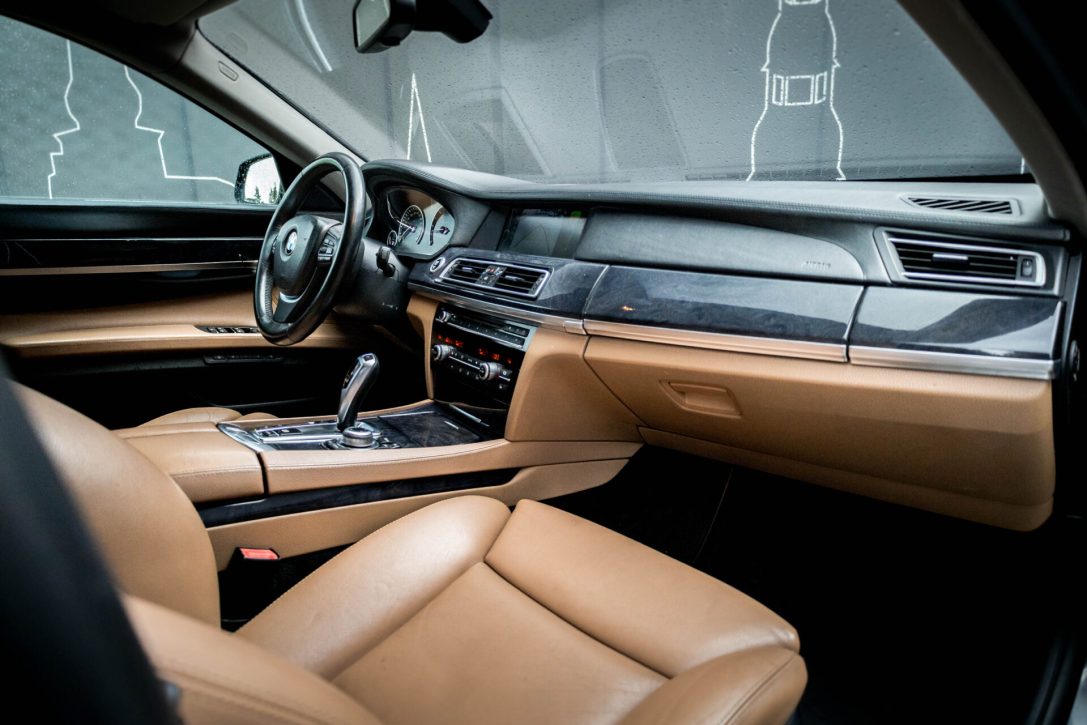 BMW 730