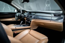 BMW 730