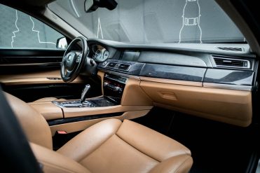 BMW 730