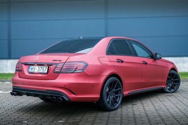MERCEDES BENZ E200 CDI