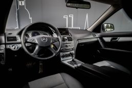 MERCEDES BENZ C320