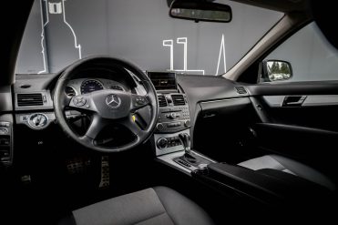 MERCEDES BENZ C320