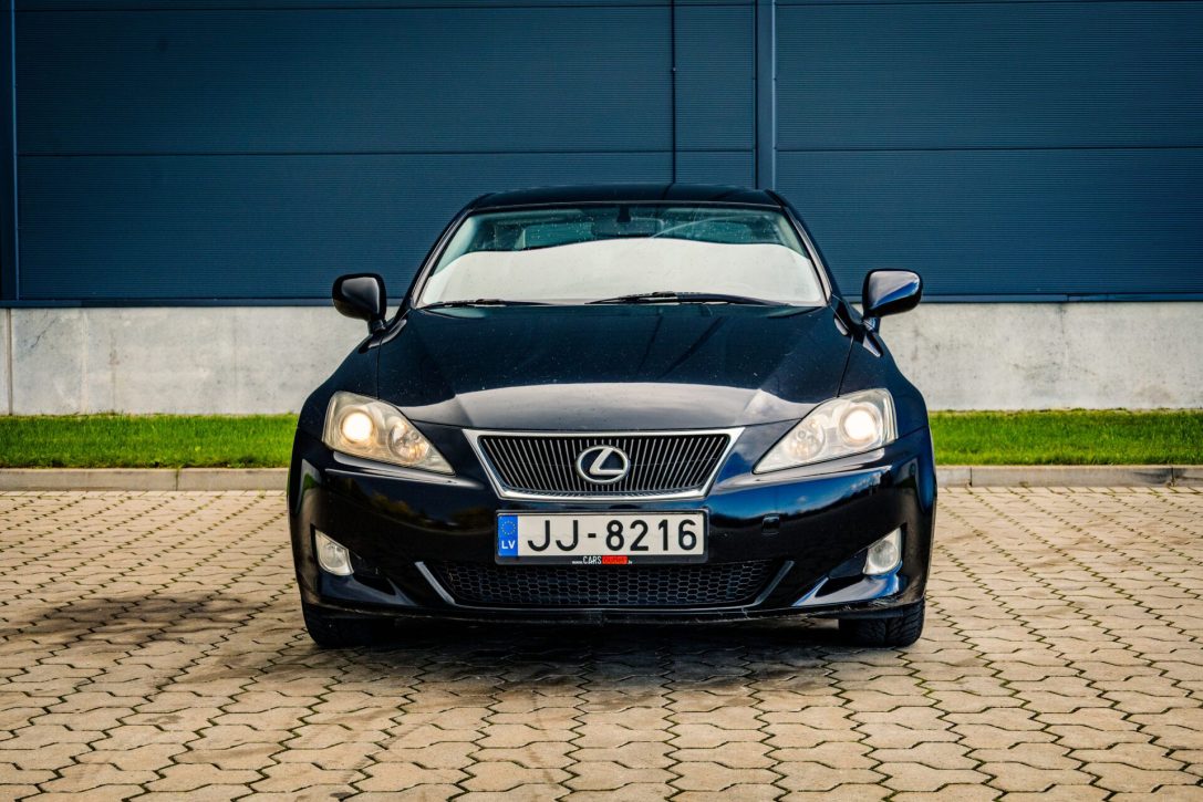 LEXUS IS 220