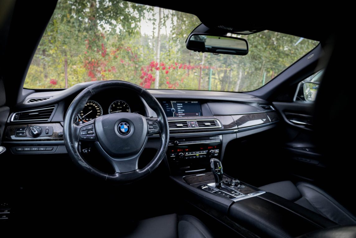 BMW 740