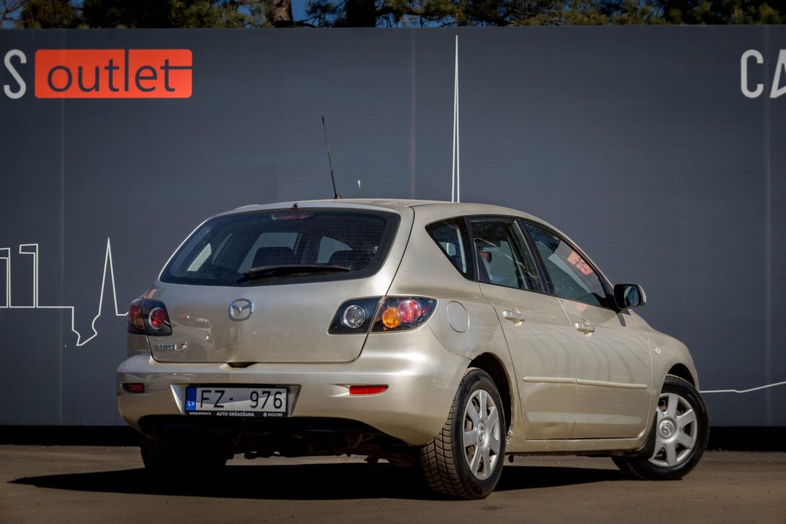 MAZDA 3