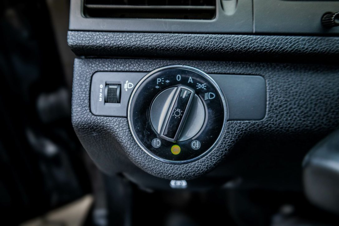 MERCEDES BENZ C320