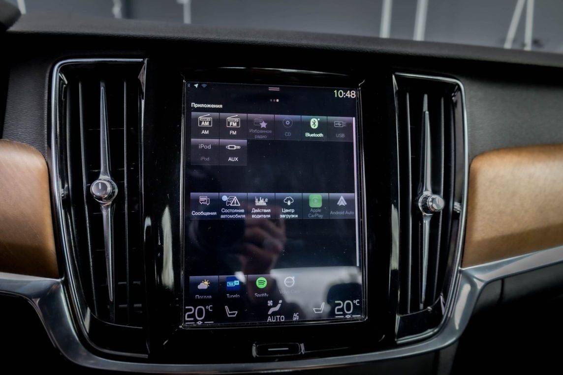 VOLVO S90