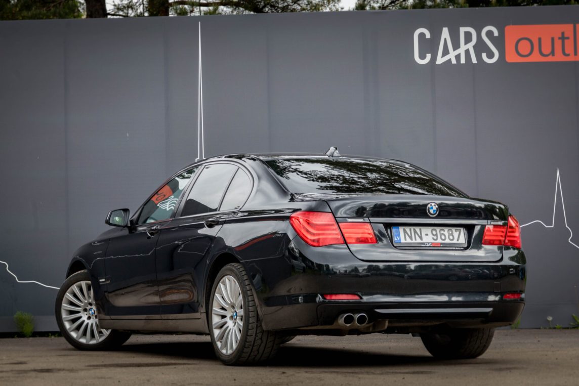 BMW 730