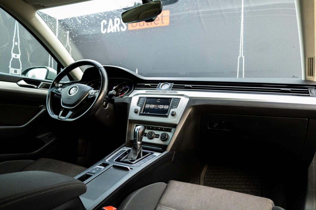VW PASSAT
