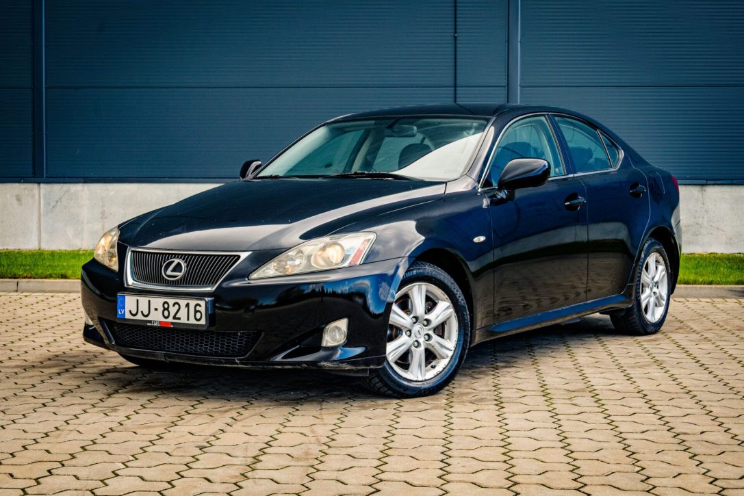LEXUS IS 220