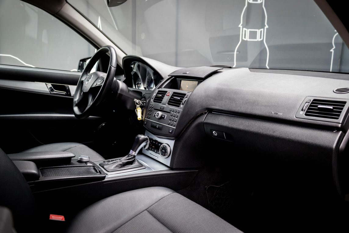 MERCEDES BENZ C 200