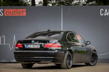 BMW 730