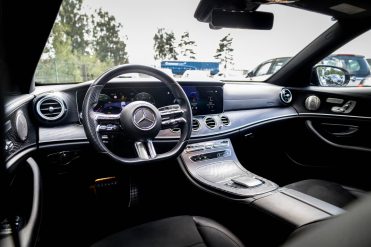 MERCEDES BENZ E220 D