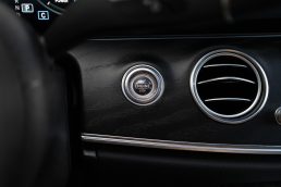 MERCEDES BENZ E220 D