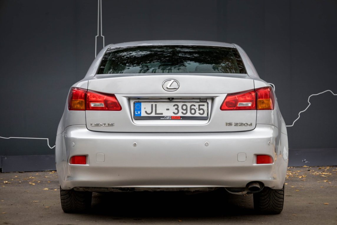 LEXUS IS 220
