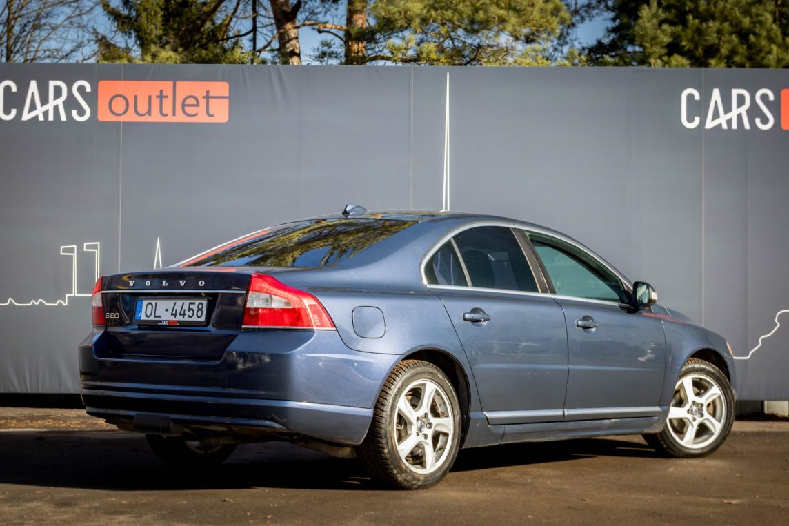 VOLVO S80