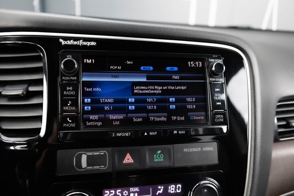 MITSUBISHI OUTLANDER