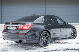 BMW 740