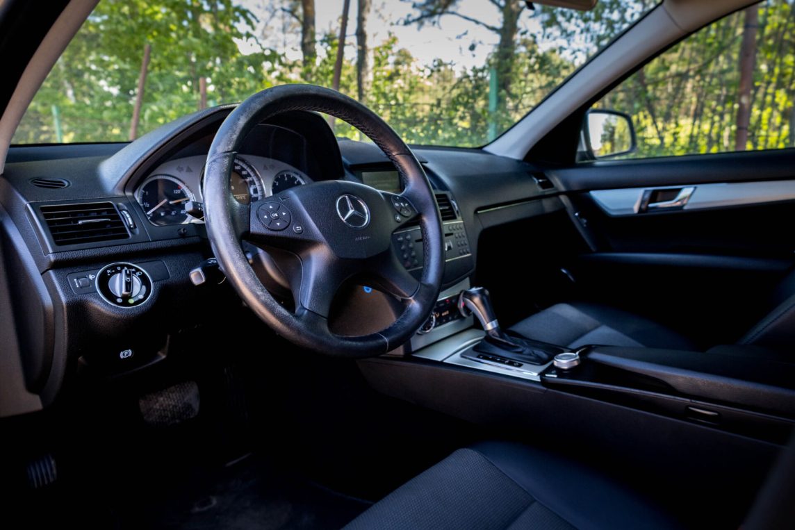 MERCEDES BENZ C220