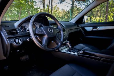 MERCEDES BENZ C220