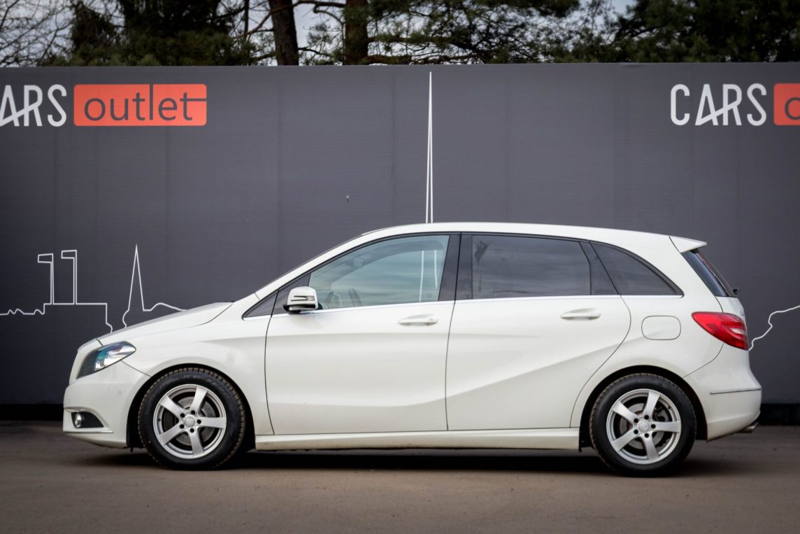 MERCEDES BENZ B 200