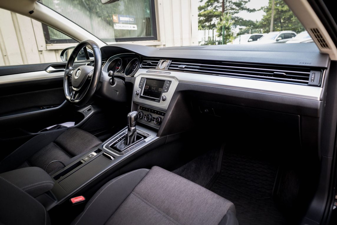 VW PASSAT