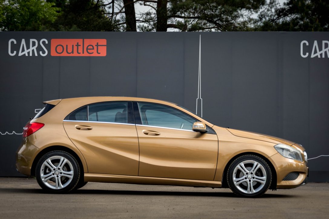 MERCEDES BENZ A180