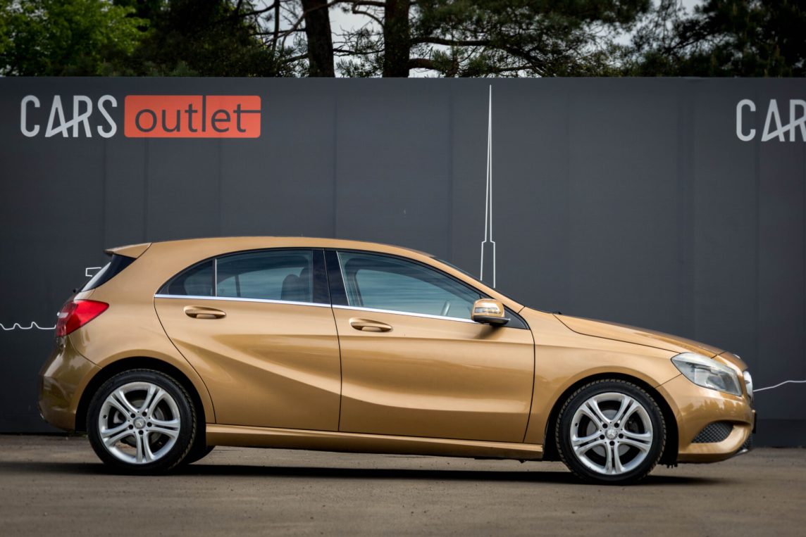 MERCEDES BENZ A180