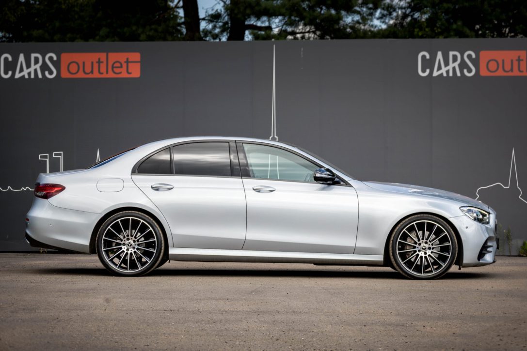 MERCEDES BENZ E220 D