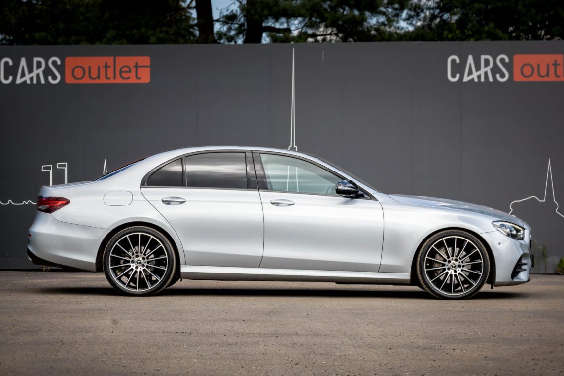 MERCEDES BENZ E220 D