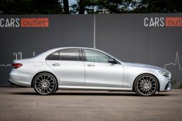 MERCEDES BENZ E220 D
