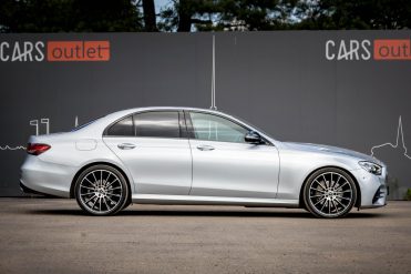MERCEDES BENZ E220 D
