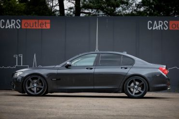 BMW 730