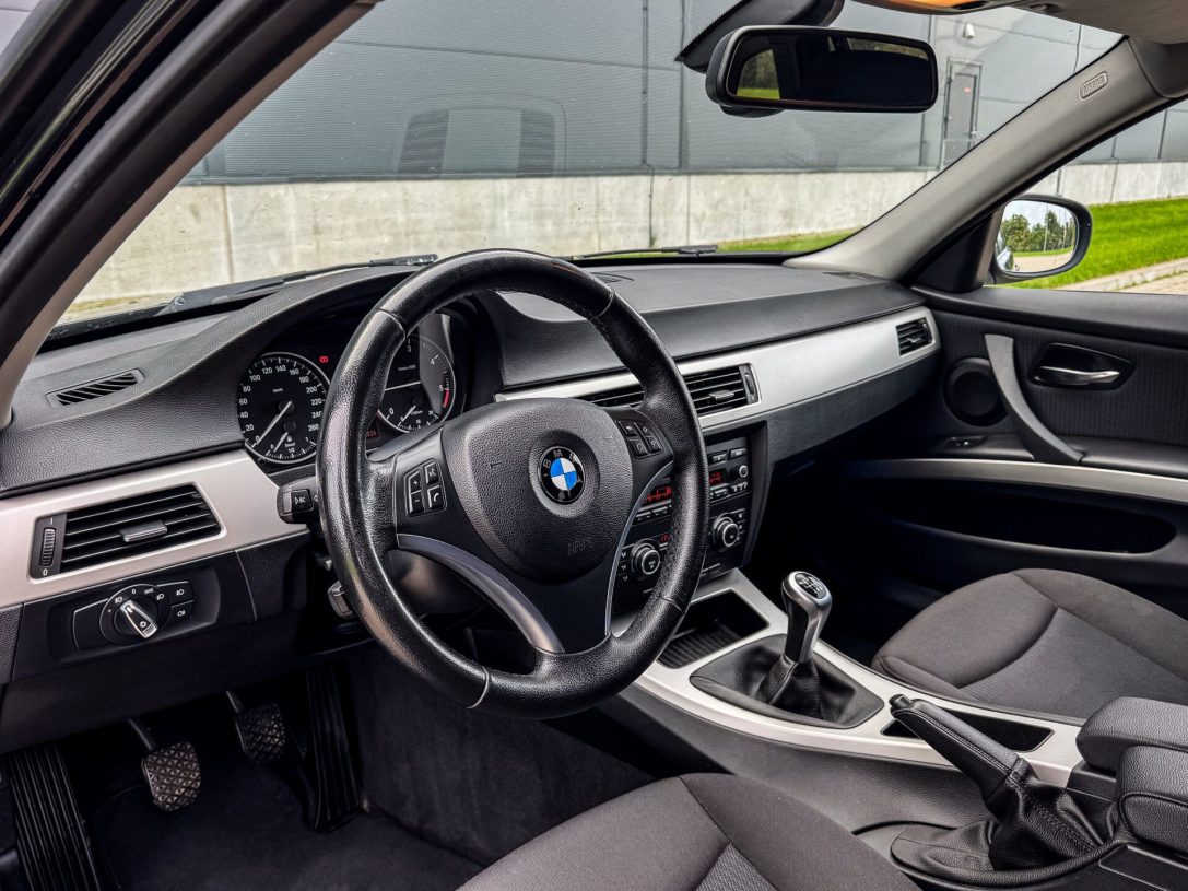 BMW 320