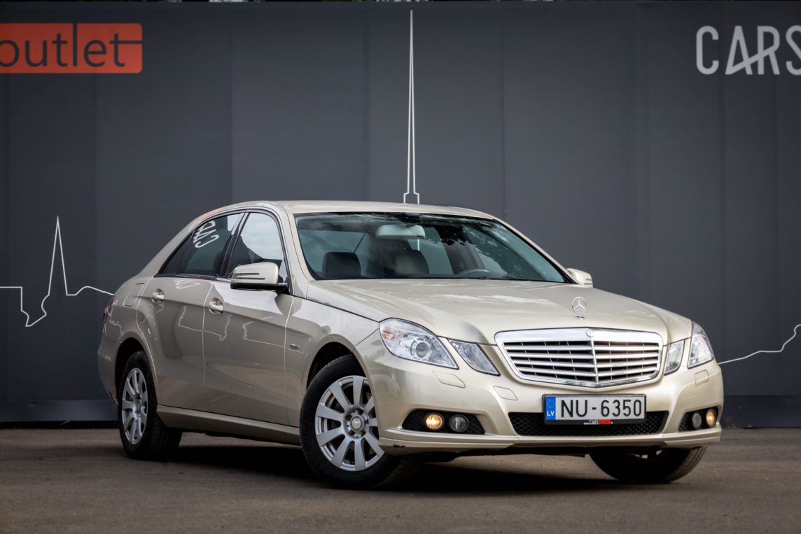 MERCEDES BENZ E200