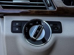 MERCEDES BENZ E220