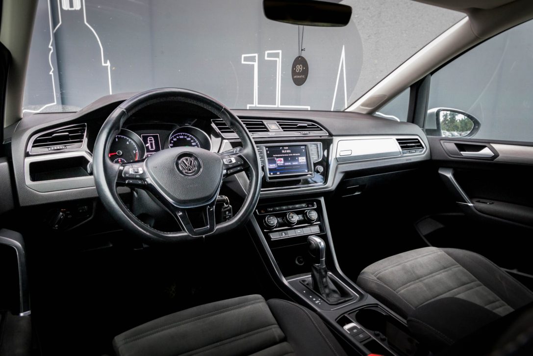 VW TOURAN