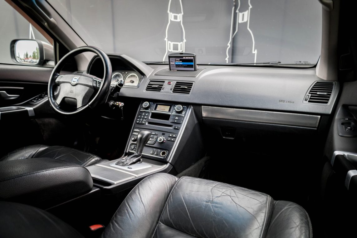 VOLVO XC90