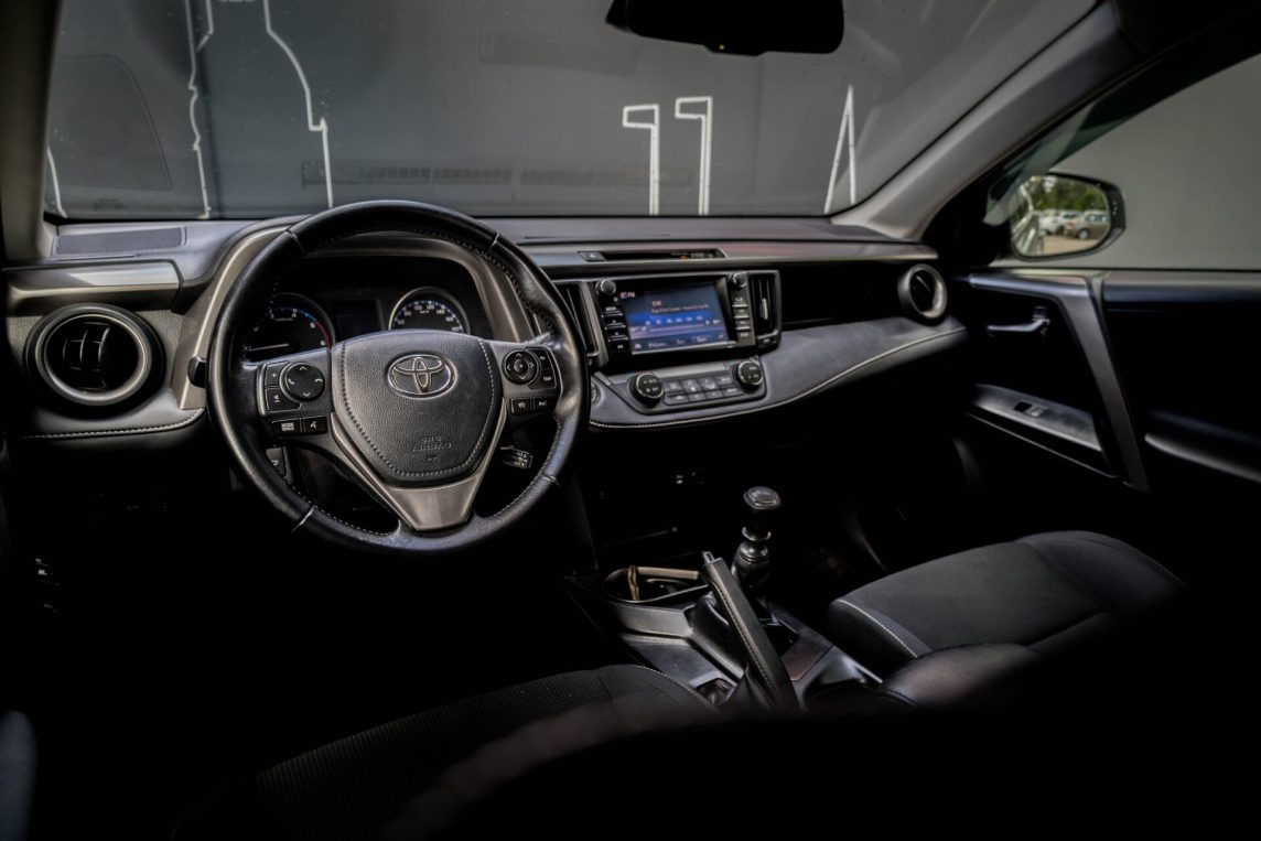 TOYOTA RAV4