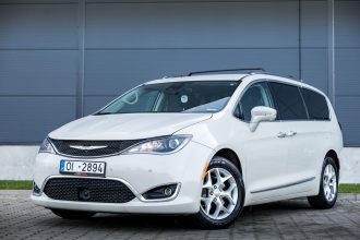 CHRYSLER PACIFICA