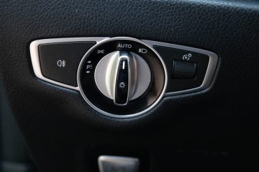 MERCEDES BENZ E220 D