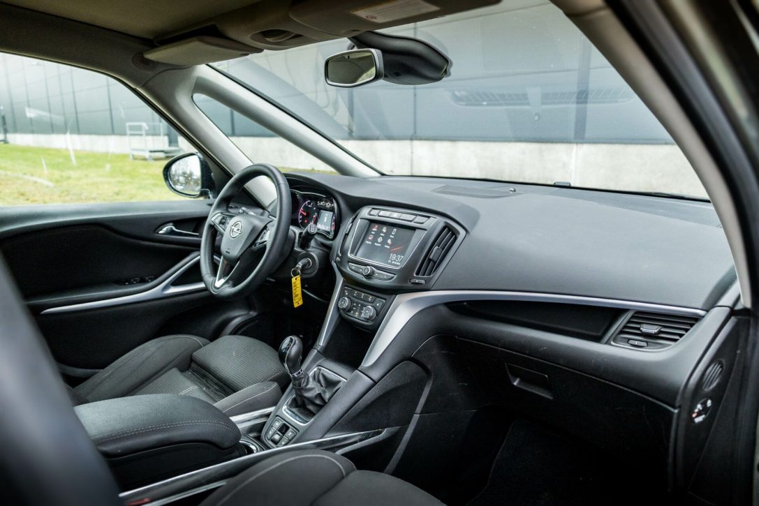OPEL ZAFIRA TOURER