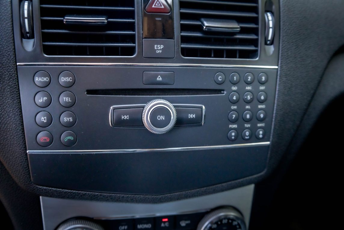 MERCEDES BENZ C220